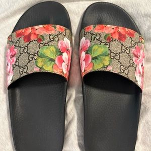 Authentic GG Blooms Supreme Floral Slide Sandals, size 41